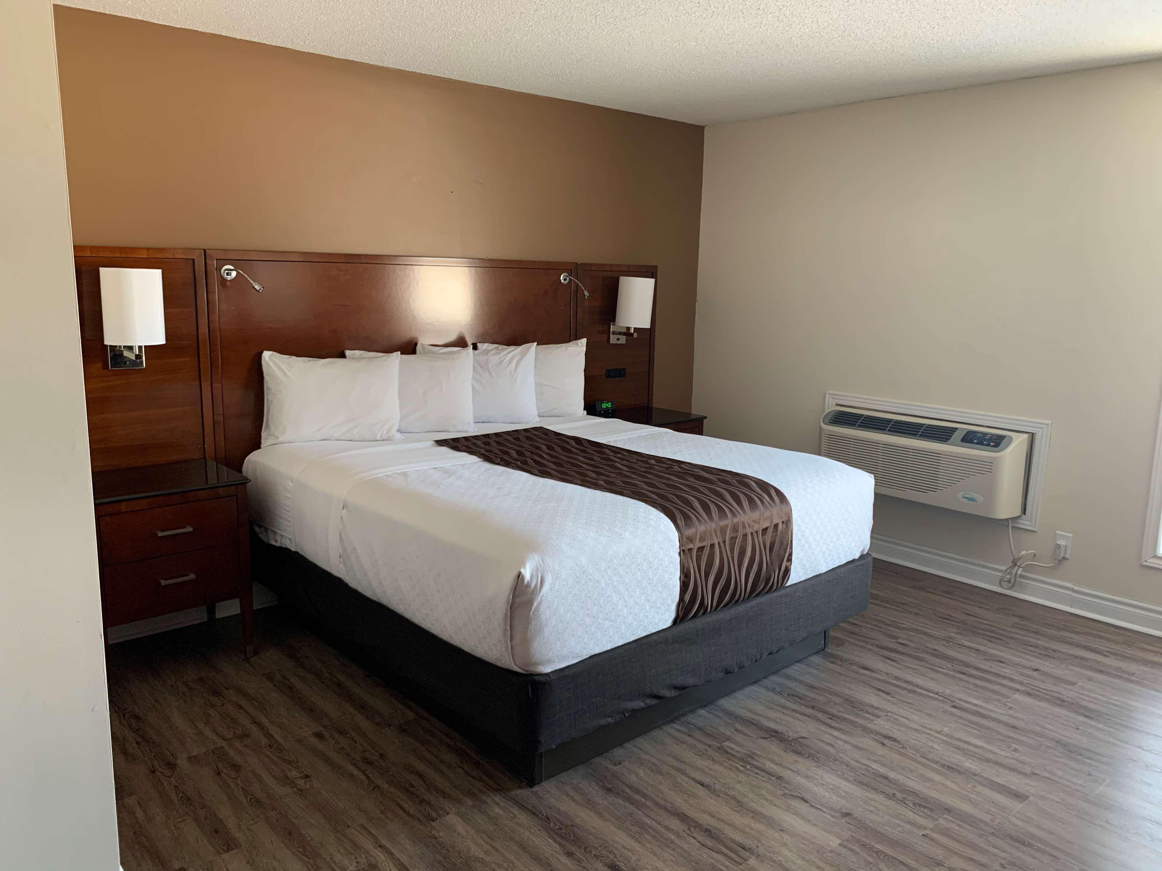 Surestay Hotel By Best Western Kemptville Стая снимка