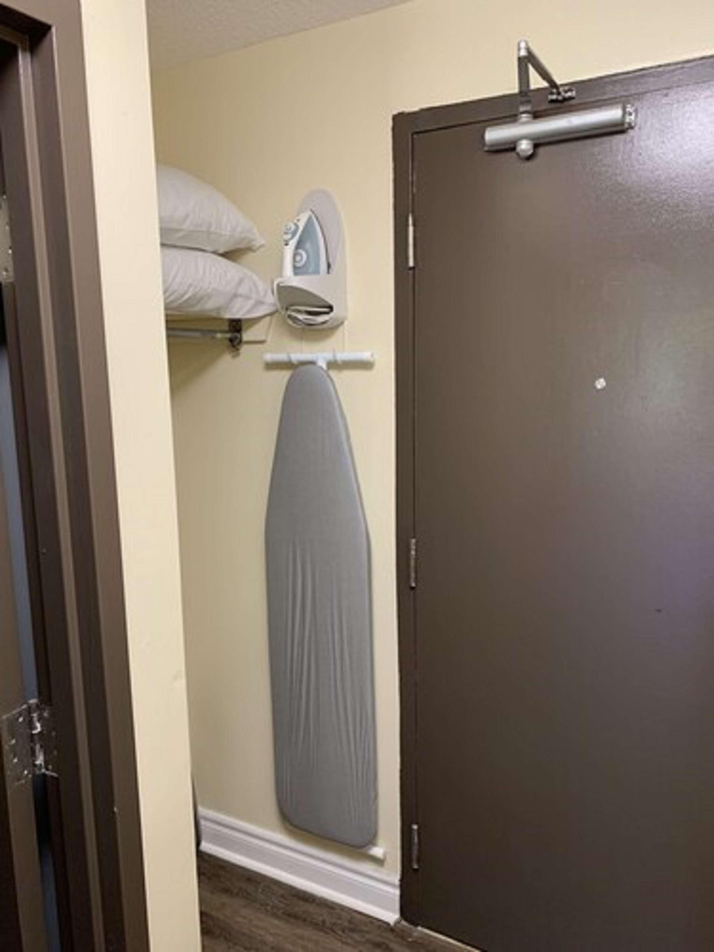 Surestay Hotel By Best Western Kemptville Екстериор снимка